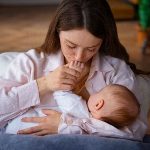 emzirme-hem-anneyi-hem-de-bebegi-rahatlatir-7LYgz63z.jpg