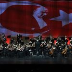 sabanci-toplulugu-cumhuriyetin-100uncu-yilini-sef-cem-mansur-yonetiminde-turkiye-genclik-filarmoni-orkestrasi-ile-bpdrQrRr.jpg