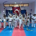 kemer-belediyesi-karate-takimi-kusak-atladi.jpg