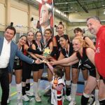 turkiye-veteran-voleybol-turnuvasinda-sampiyonlar-belli-oldu.jpg