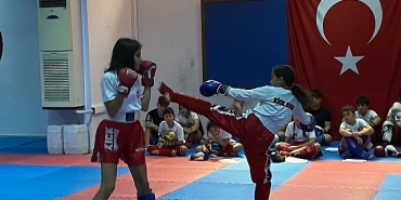 gelecegin-kick-boks-sporculari-kusak-atladi.jpg