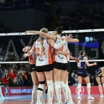 eczacibasi-dynavit-axa-sigorta-kupa-voleyde-2-oldu.jpg