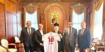 bekir-ayazdan-fener-rum-patrigi-1-bartholomeosa-nezaket-ziyareti.jpg