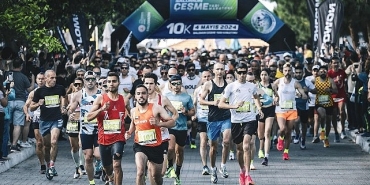 salomon-cesme-maratonu-icin-geri-sayim-basladi.jpg