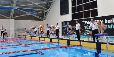selcuklu-belediyesi-yuzme-yarismalarinda-madalyalar-sahiplerini-buldu.jpg