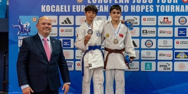 buyuksehir-belediyespordan-judoda-tarihi-basari.jpg