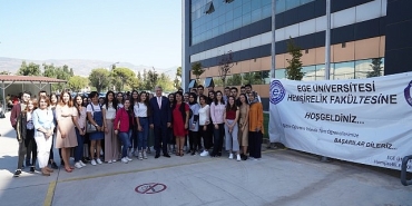 eu-hemsirelik-fakultesi-hemsirelik-egitiminde-oncu-rolunu-surduruyor.jpg
