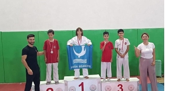 zafer-bayrami-sampiyonasinda-aliaganin-karate-zaferi.jpg