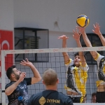 buyuksehir-belediyespor-voleybolda-sezona-galibiyetle-basladi.jpg