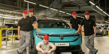 nissan-skills-academynin-ilk-ogrencileri-sunderland-fabrikasinda-stajlarina-basladi.jpg