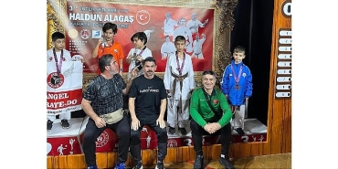 kemer-belediyesi-karate-takimindan-9-madalya.jpg