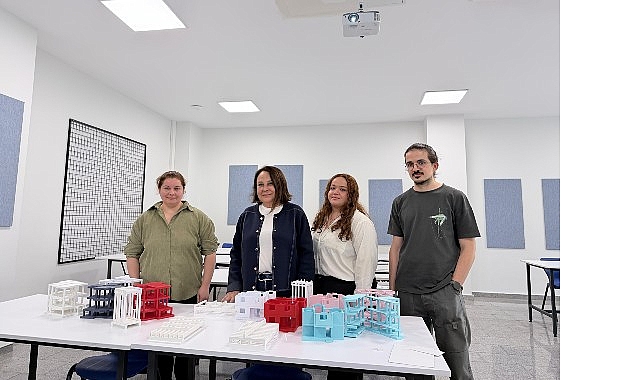 ogrenciler-yapiyi-3d-kitlerle-ogreniyorlar.jpg