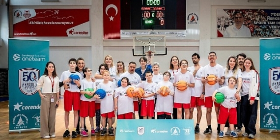 anadolu-efes-2025-2026-sezonu-one-team-projesiyle-antalyada-hayallere-dokunmaya-devam-ediyor.jpg
