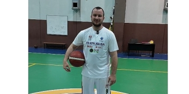 menderes-belediyesi-basketbol-takimindan-dikkat-ceken-hareket.jpg
